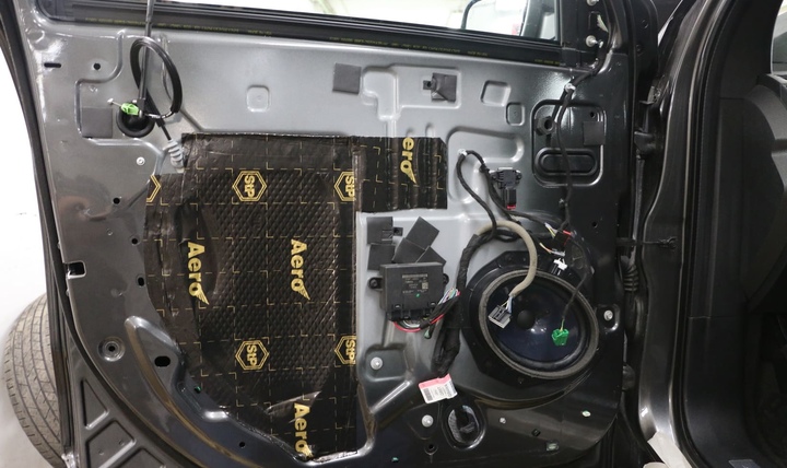 Шумоизоляция дверей Ford Explorer